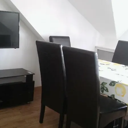 公寓 Rue De Noailles - 2 *